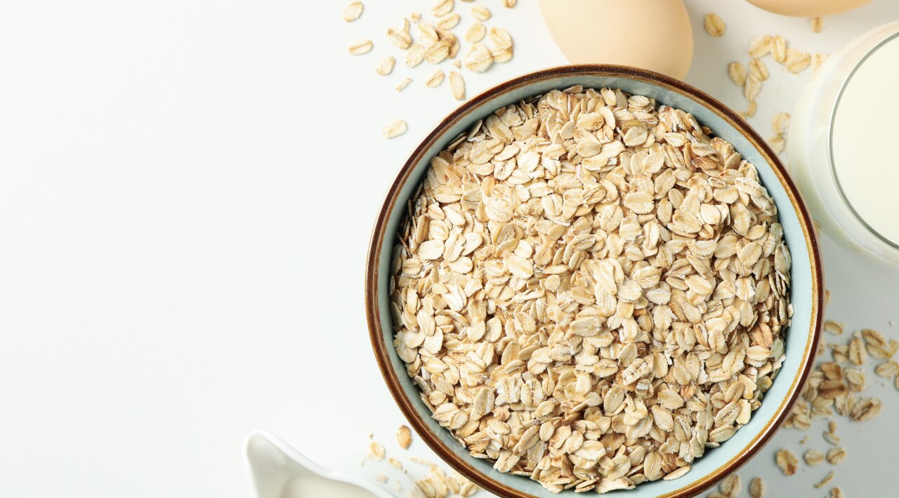 1. Oatmeal and Honey Soothing Scrub