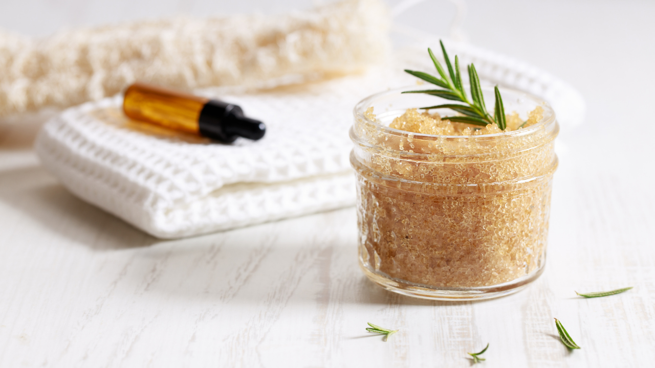 2. Brown Sugar and Coconut Milk Scrub