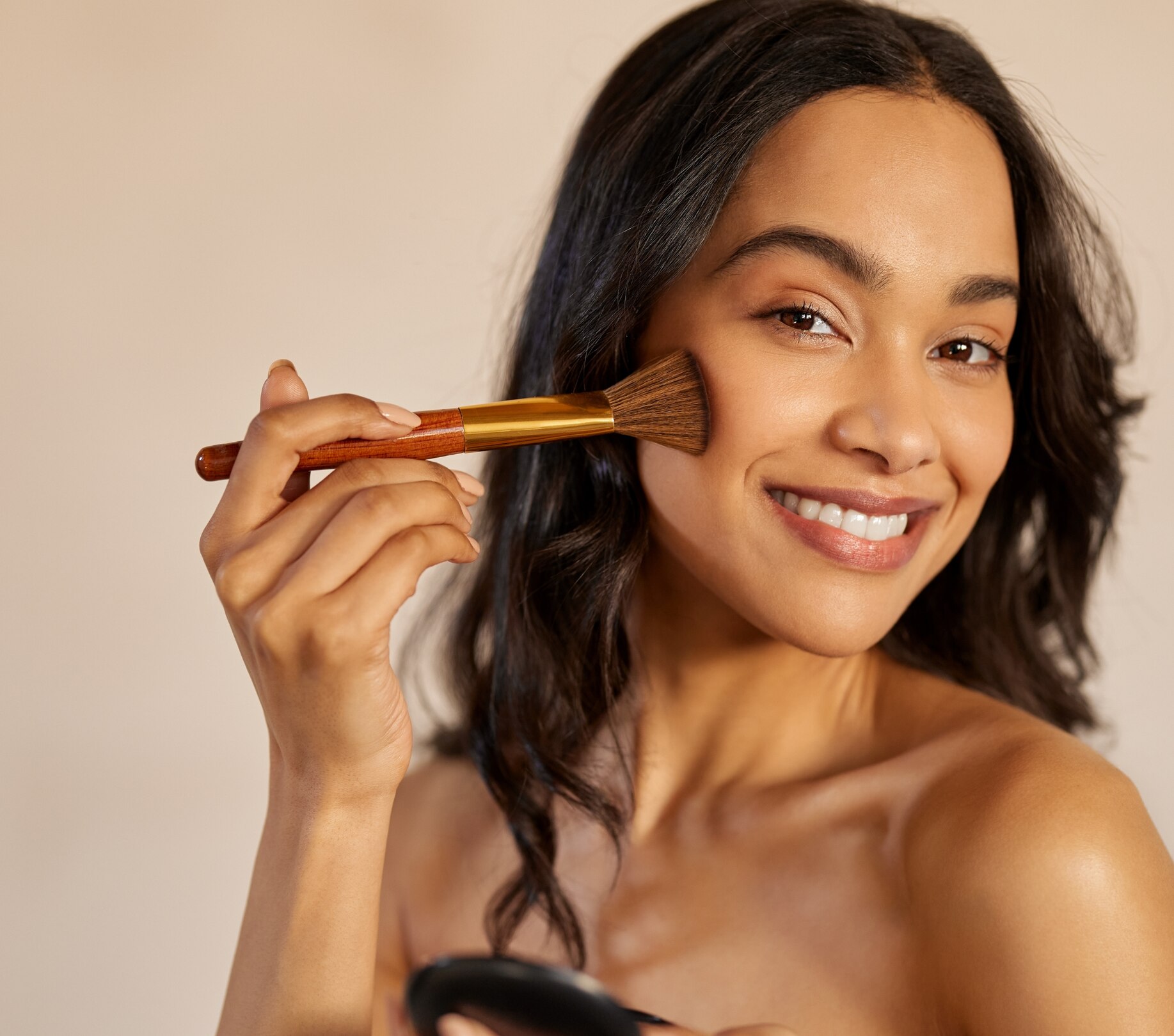 Image of Sweat Proof Foundation: Benefits, How to Apply & How to Choose for All Skin Types