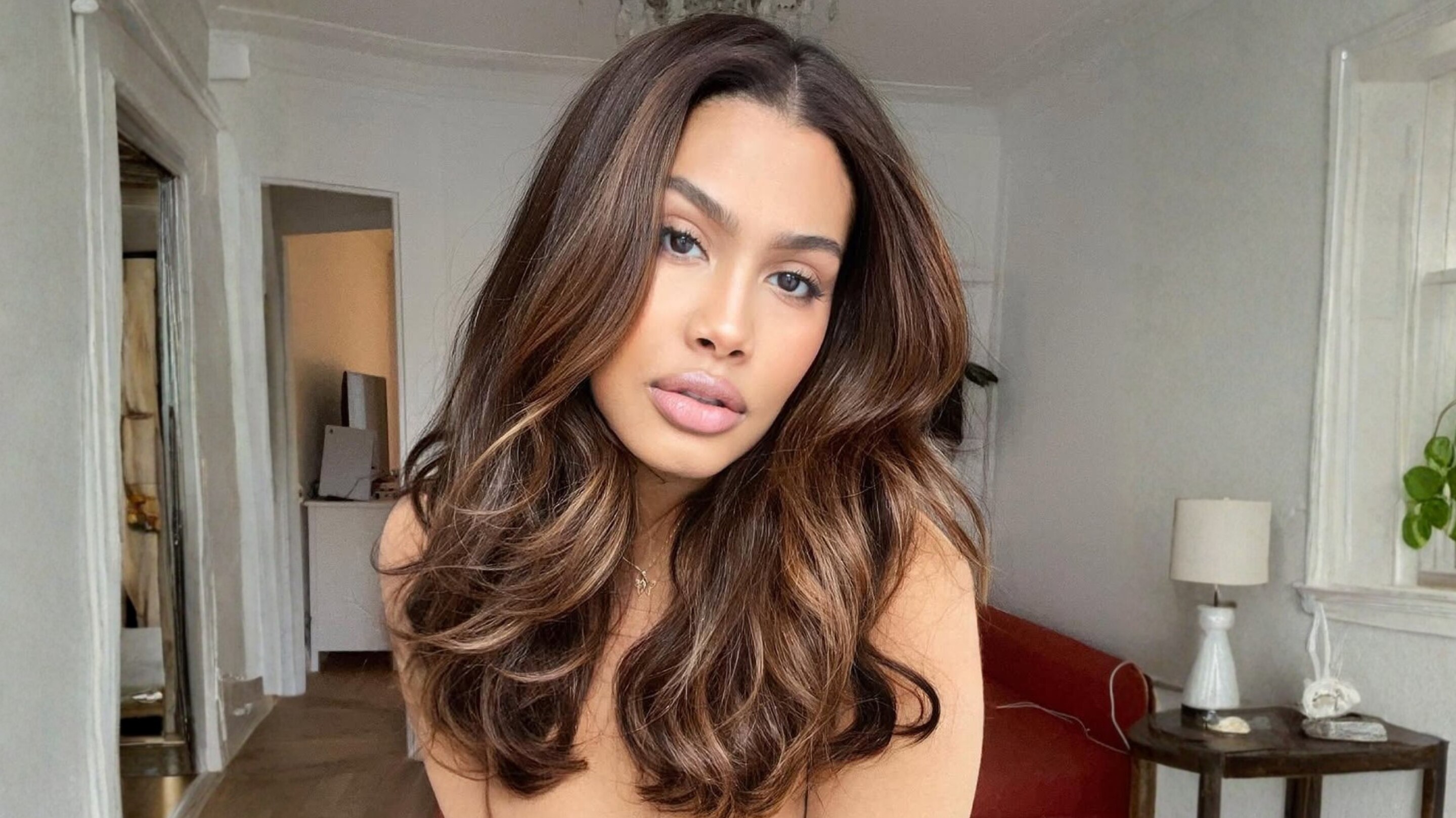 1. One-Length Cut with Subtle Layers