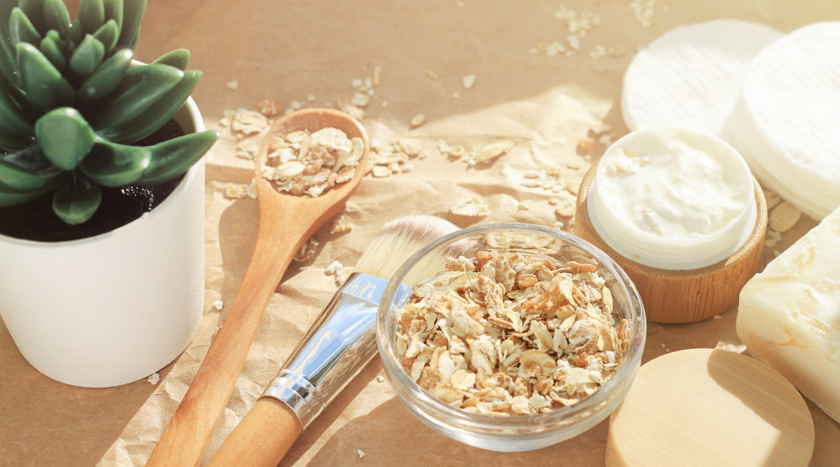Oatmeal Scrub Benefits and DIY Recipes for Skin