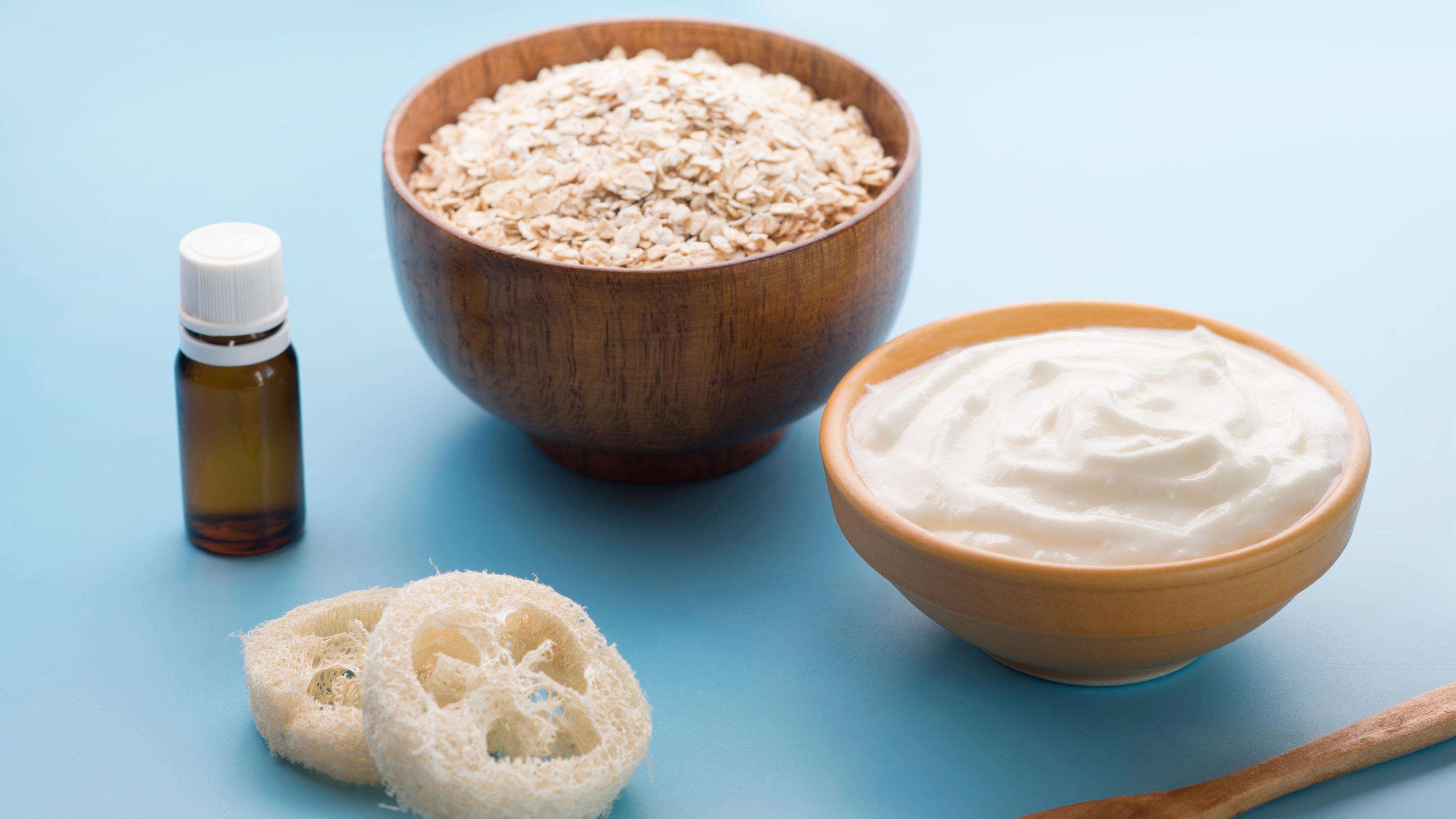 2. Oatmeal and Yogurt Scrub