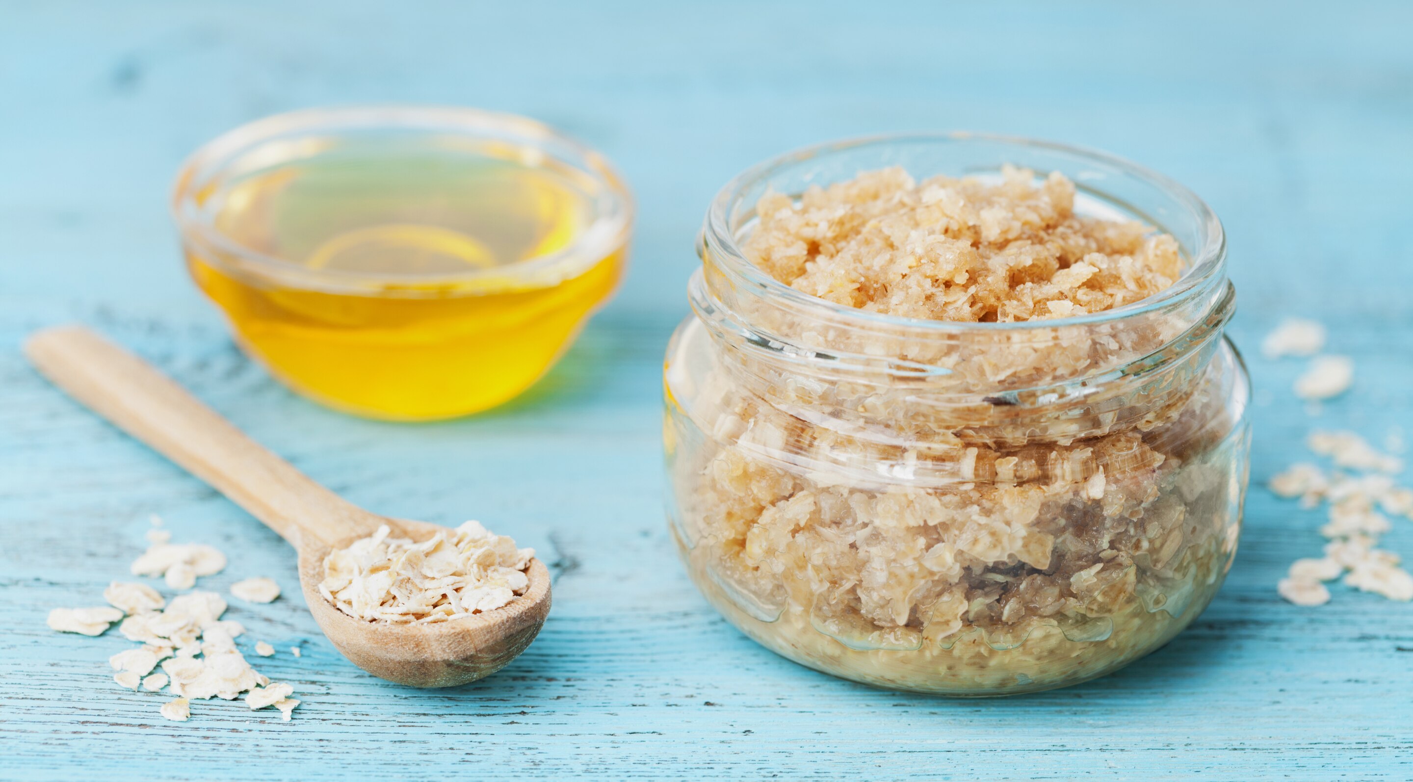 1. Basic Oatmeal and Honey Scrub