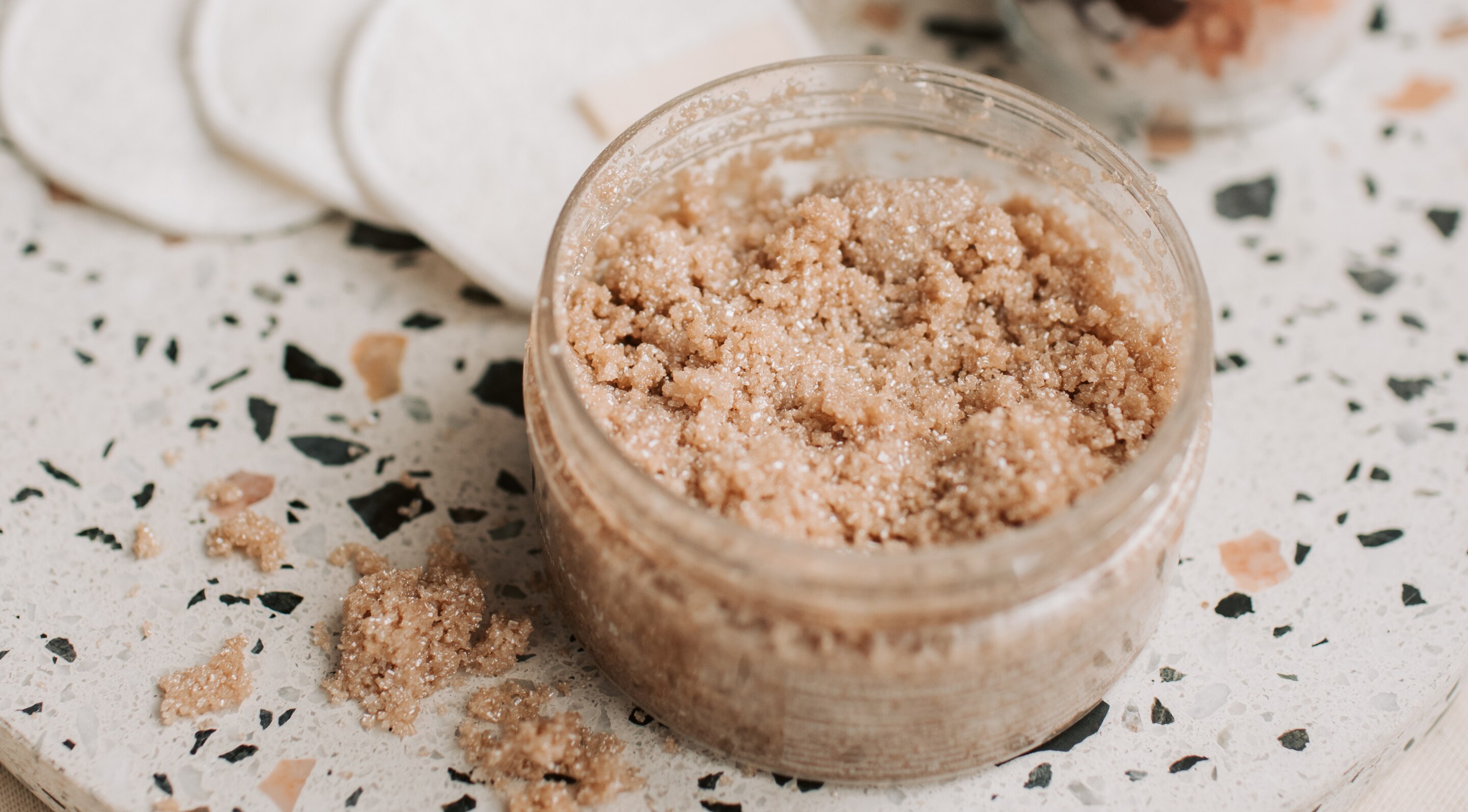 How to Use Oatmeal Scrub