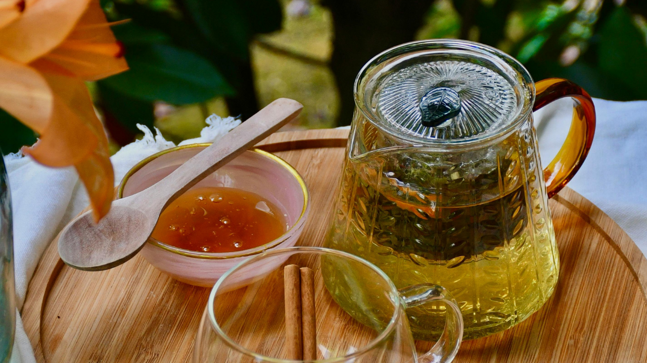 4. Green Tea and Honey Pack: