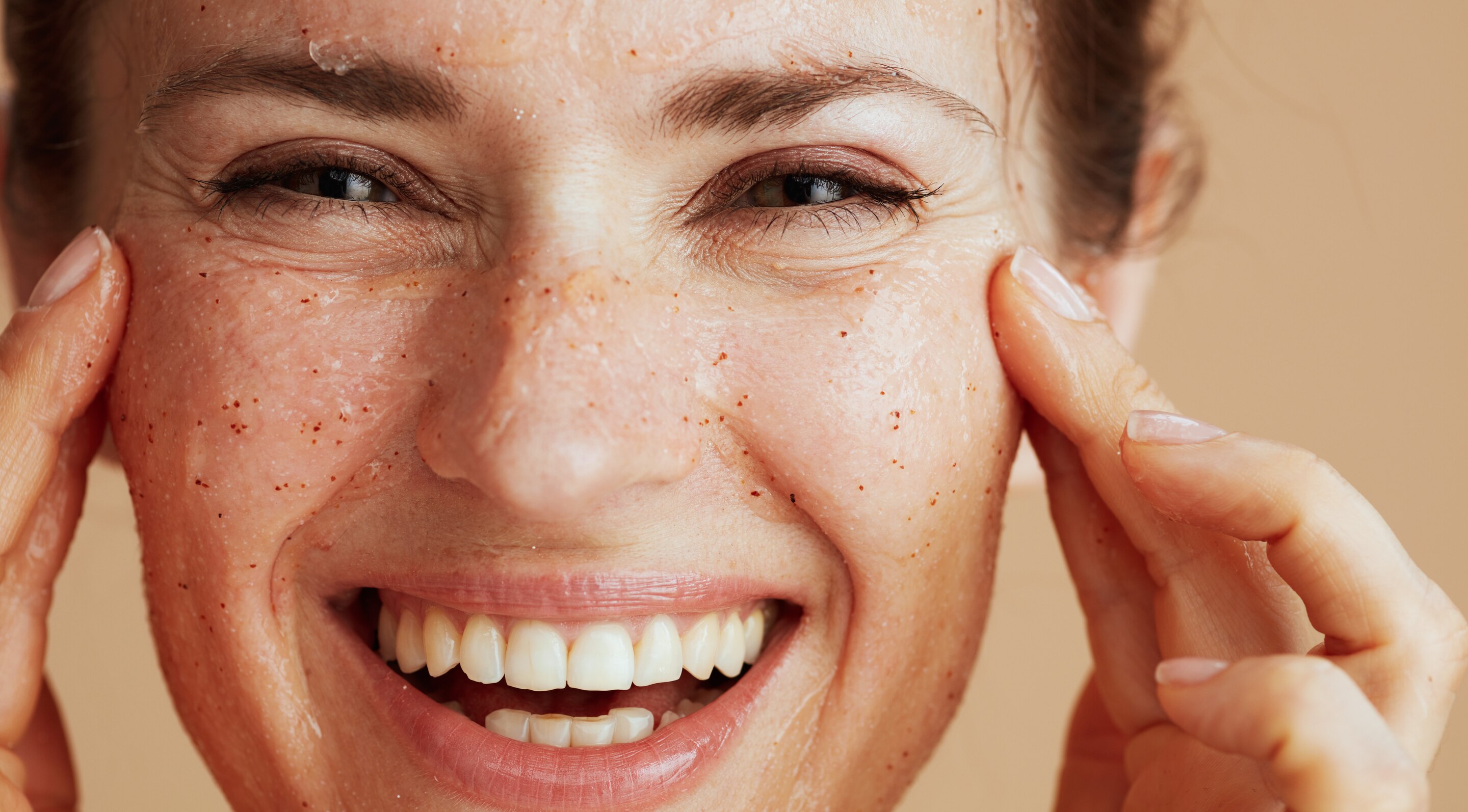 Unclogs pores: