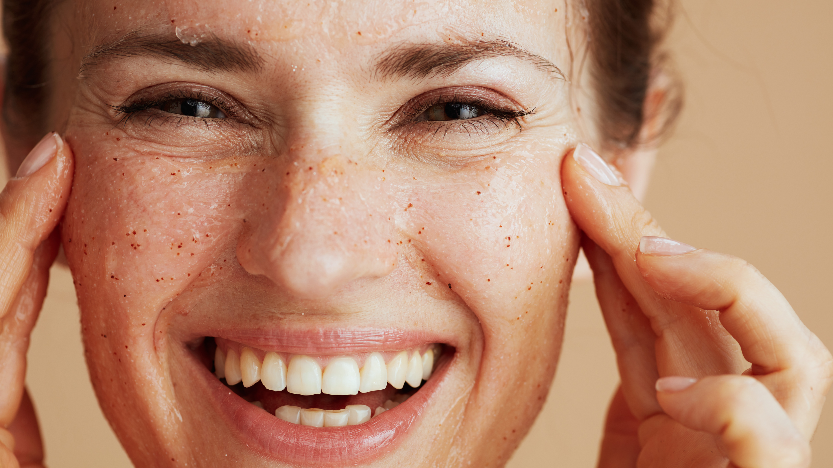 Unclogs pores: