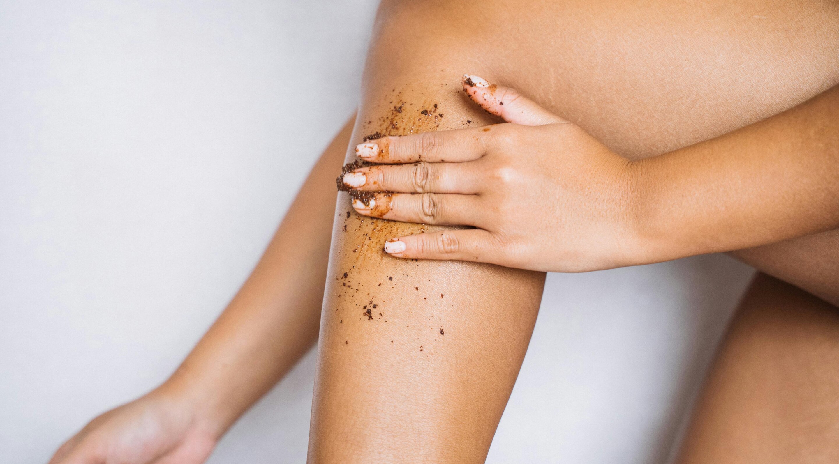 Removes dead skin: