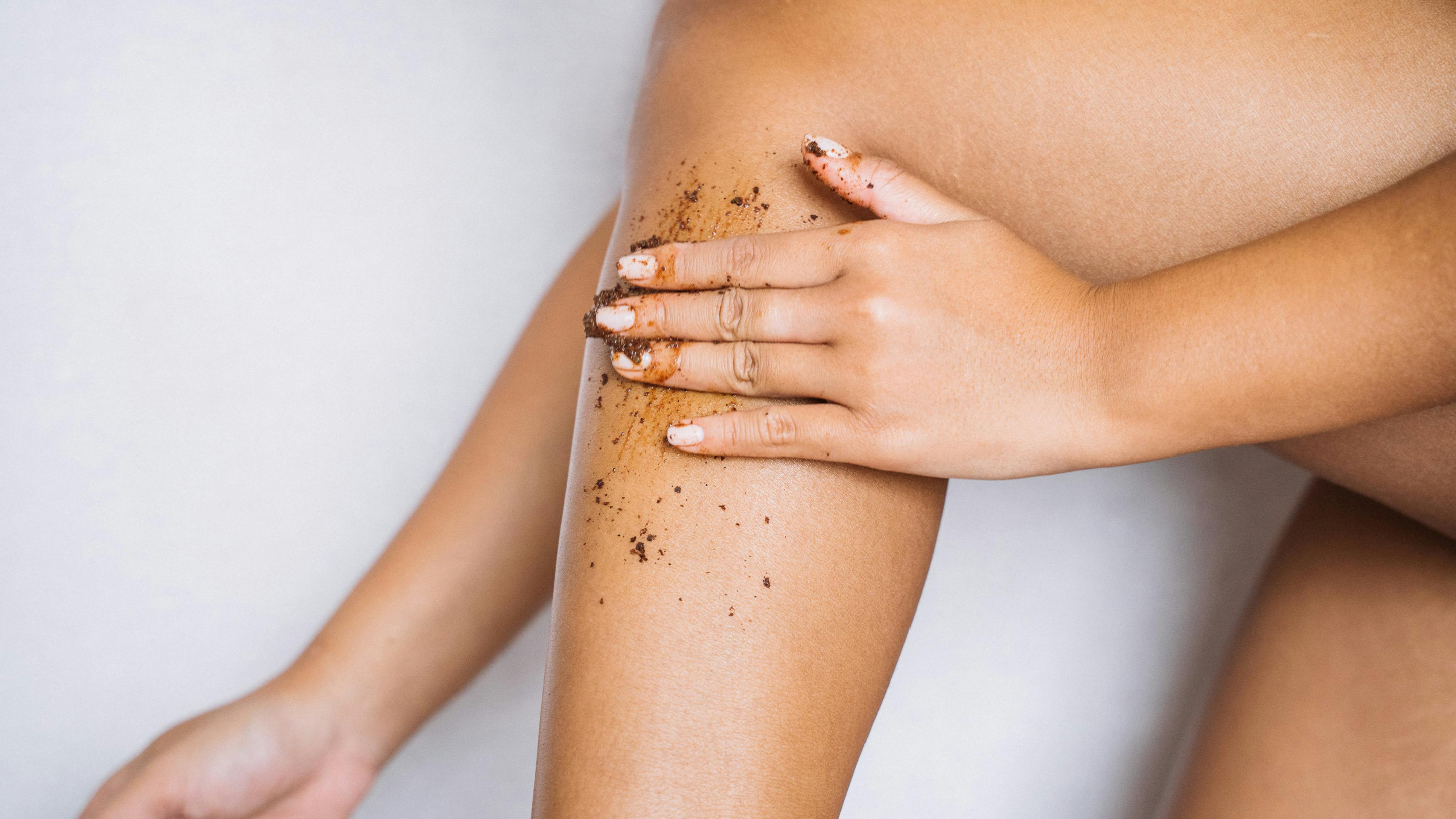 Removes dead skin: