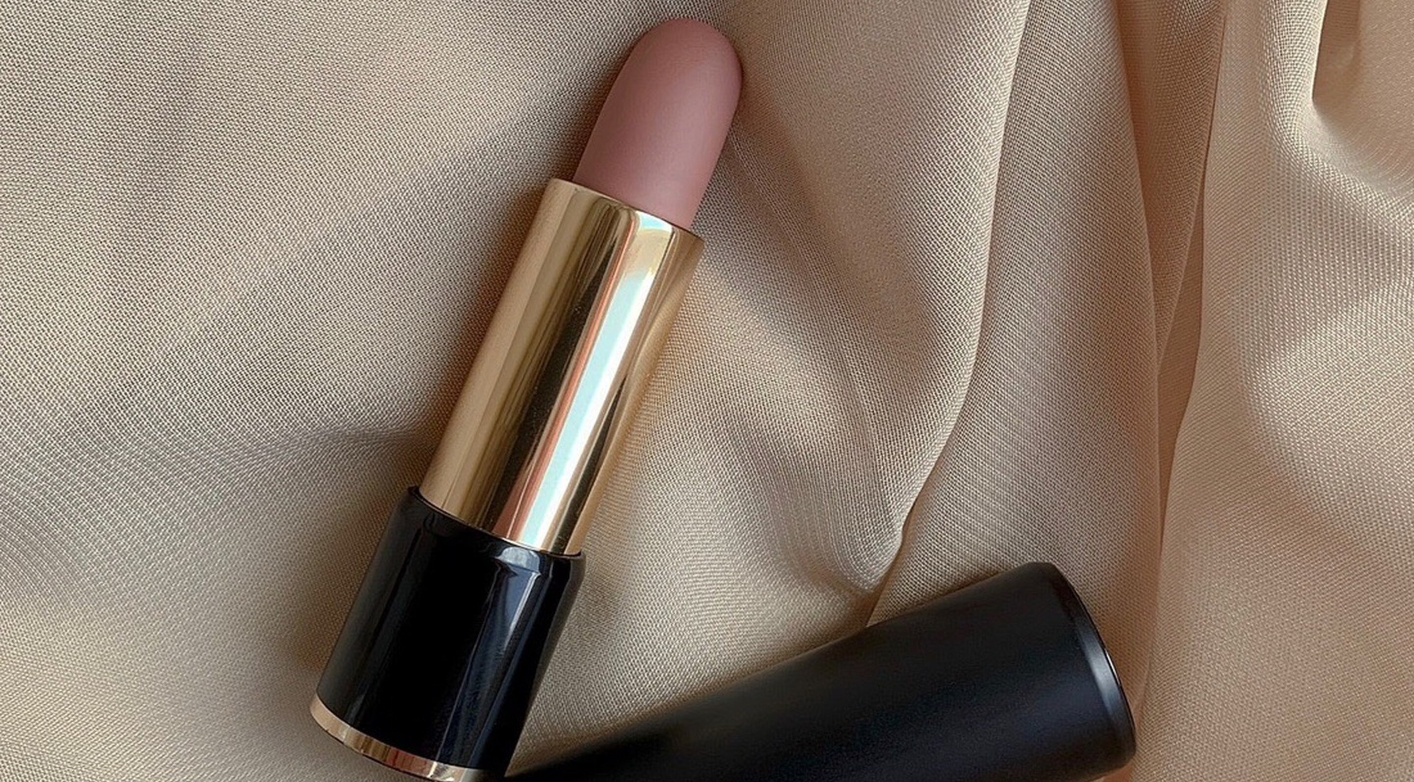 Taupe: