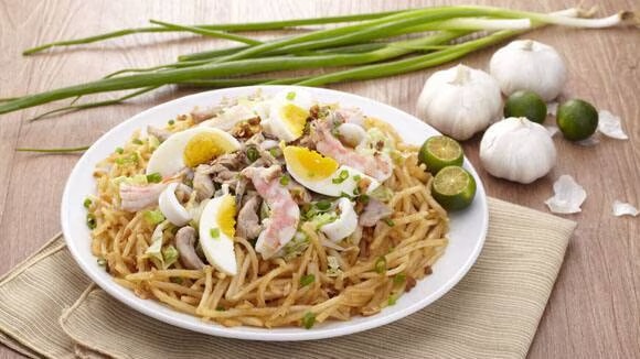 30-Minute Pancit Malabon Recipe With Pork, Shrimp, and Squid 30 mins  recipe
