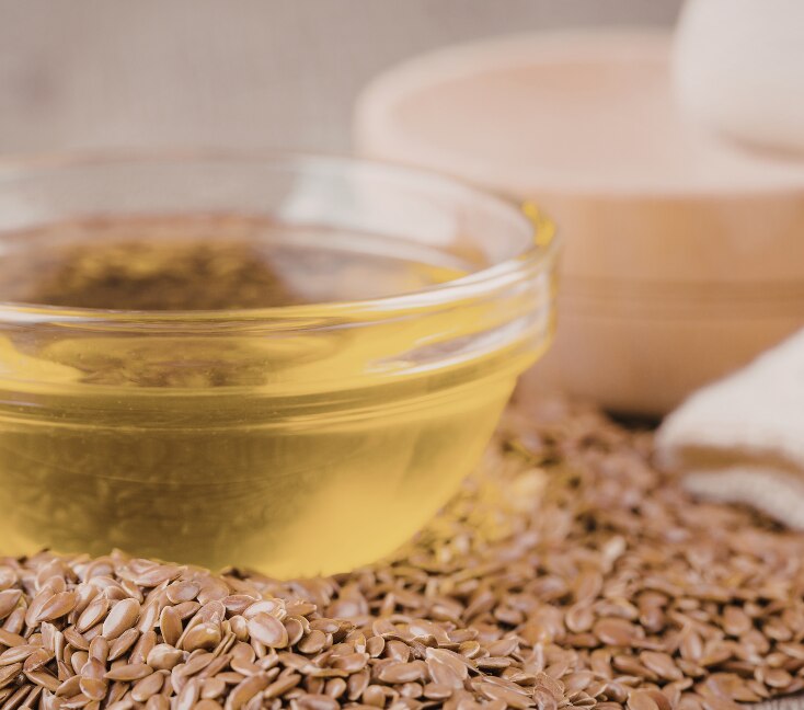 Image of Flaxseed Oil for Hair: Benefits, How to Use & DIY Methods