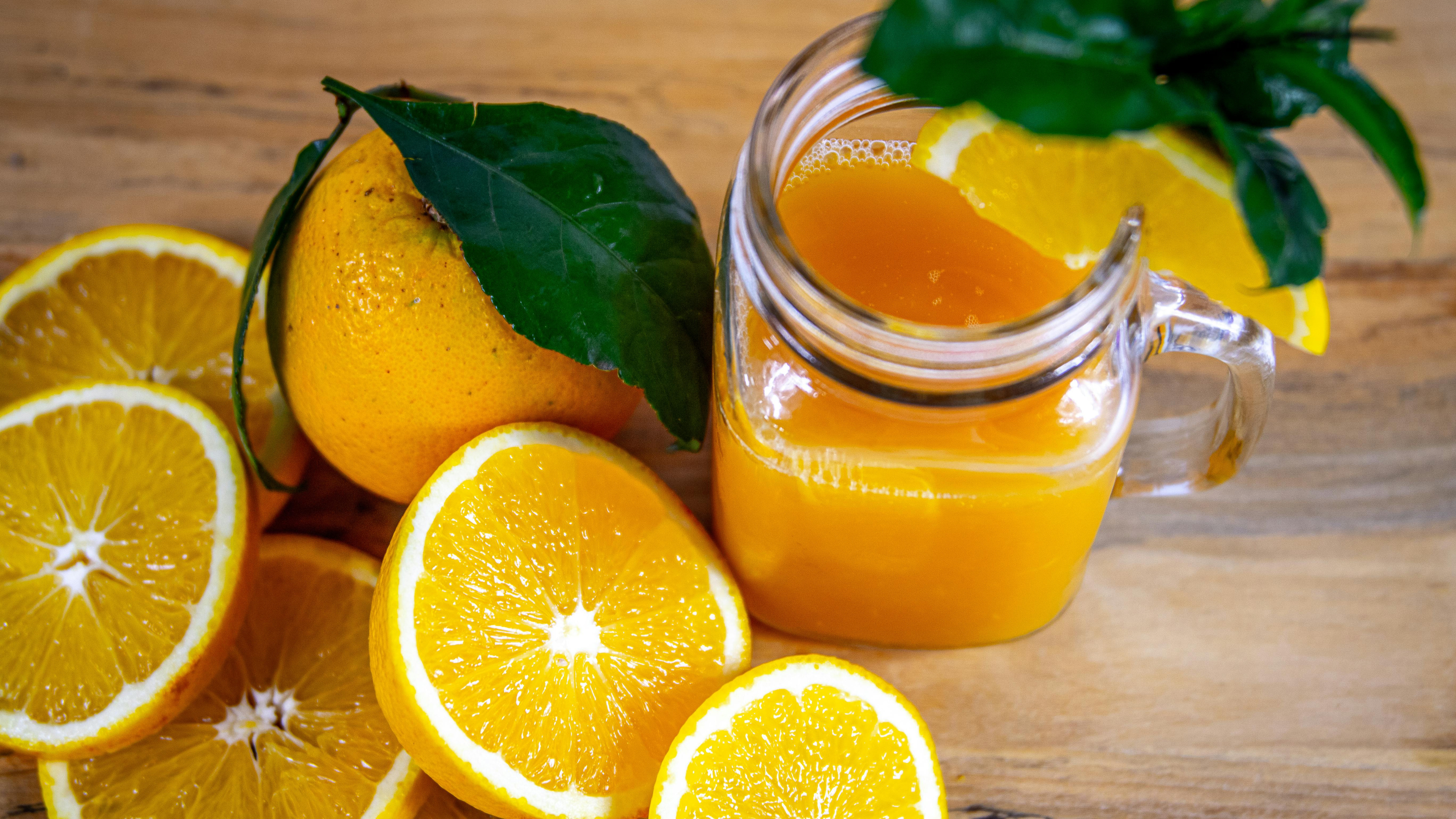 How Much Orange Juice to Consume Daily Image
