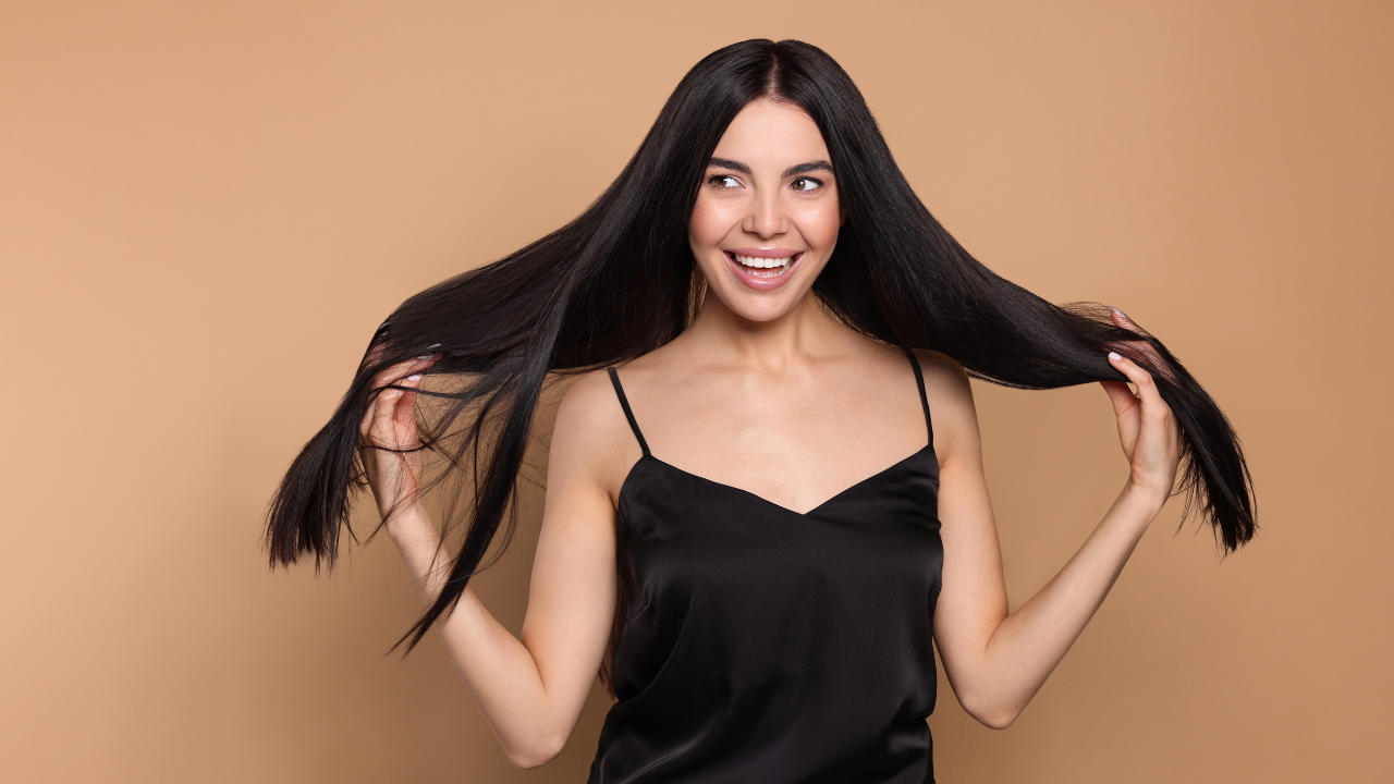 Strengthens Hair and Reduces Breakage: