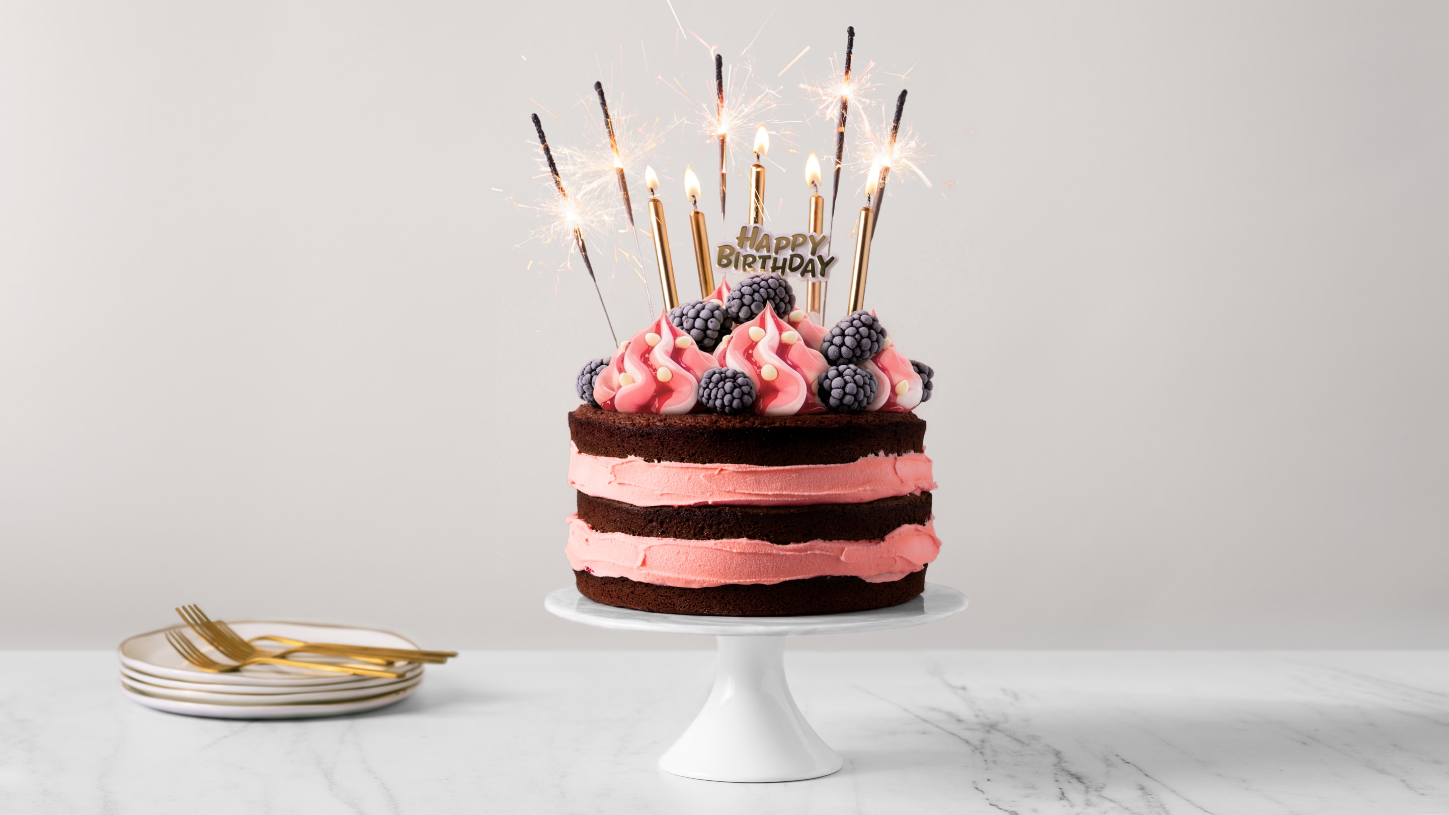 Fagylalttorta Carte d’Or Eper-Habcsók jégkrémmel