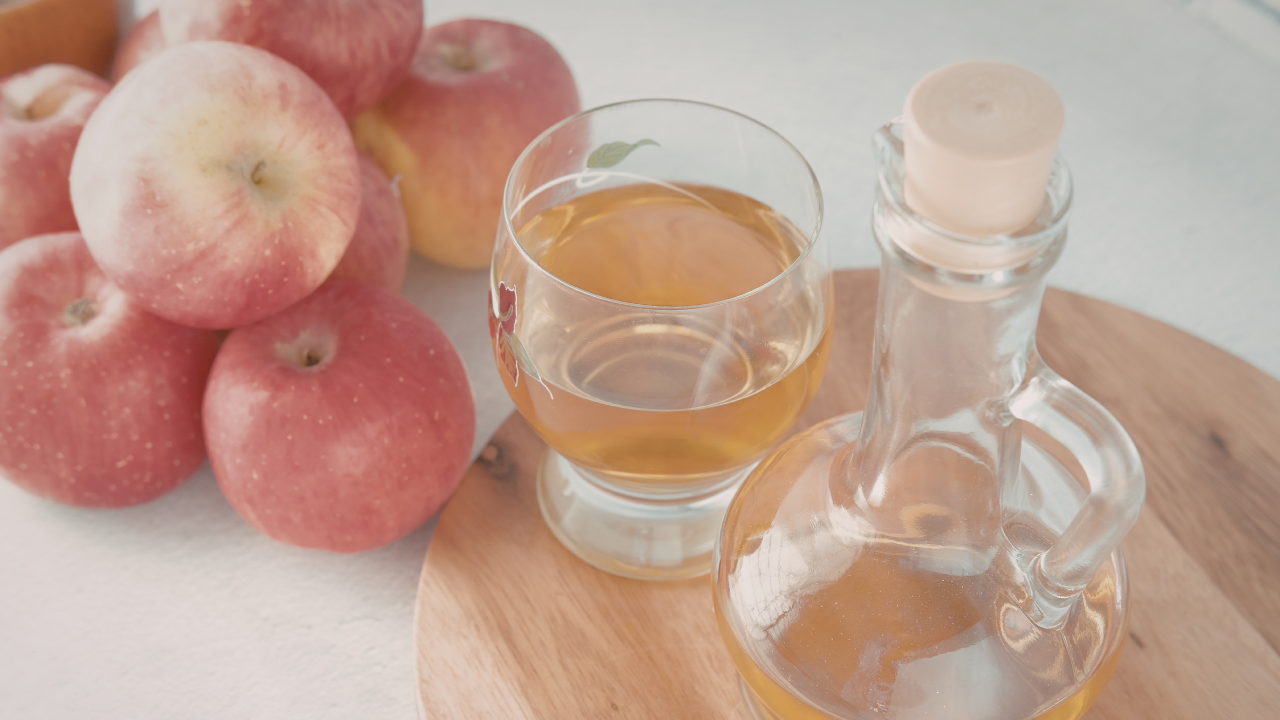 2. Apple Cider Vinegar Rinse