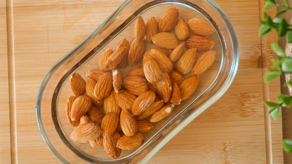 Benefits of Soaked Almonds Nutrition and Daily Intake
