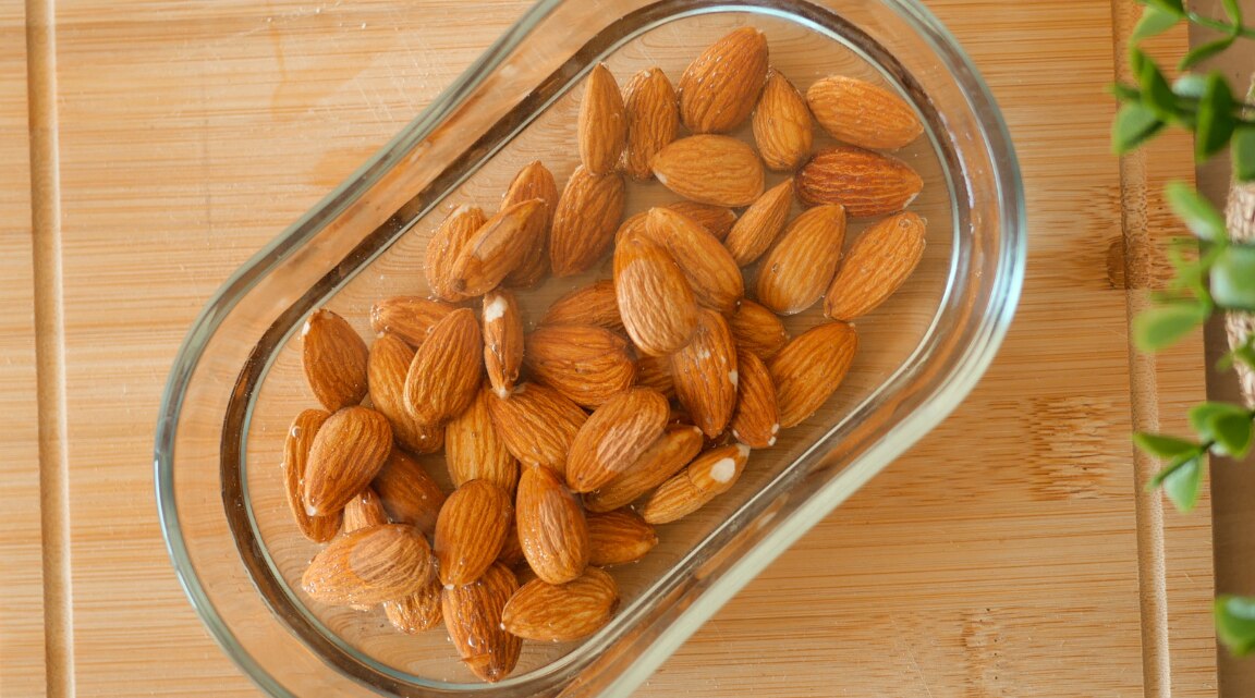 Benefits of Soaked Almonds Nutrition and Daily Intake