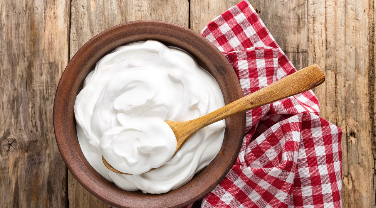 2. Gram Flour & Yogurt Pack