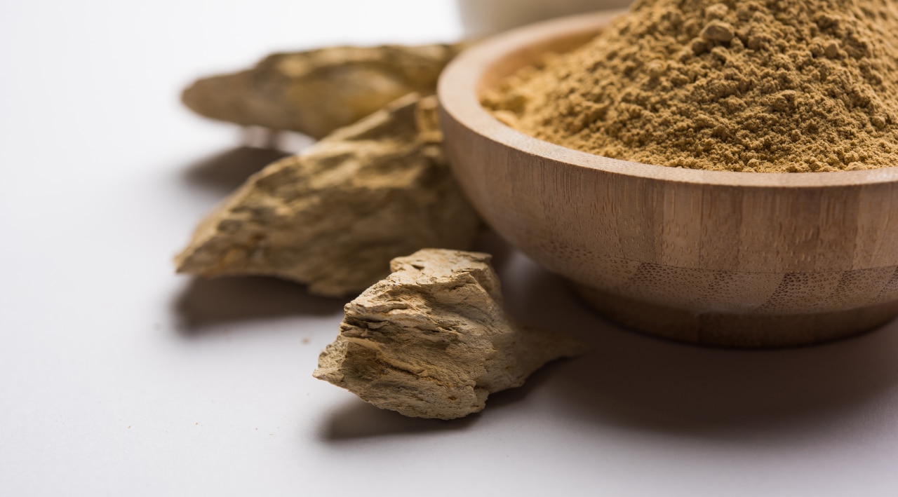2. Gram Flour & Multani Mitti Pack