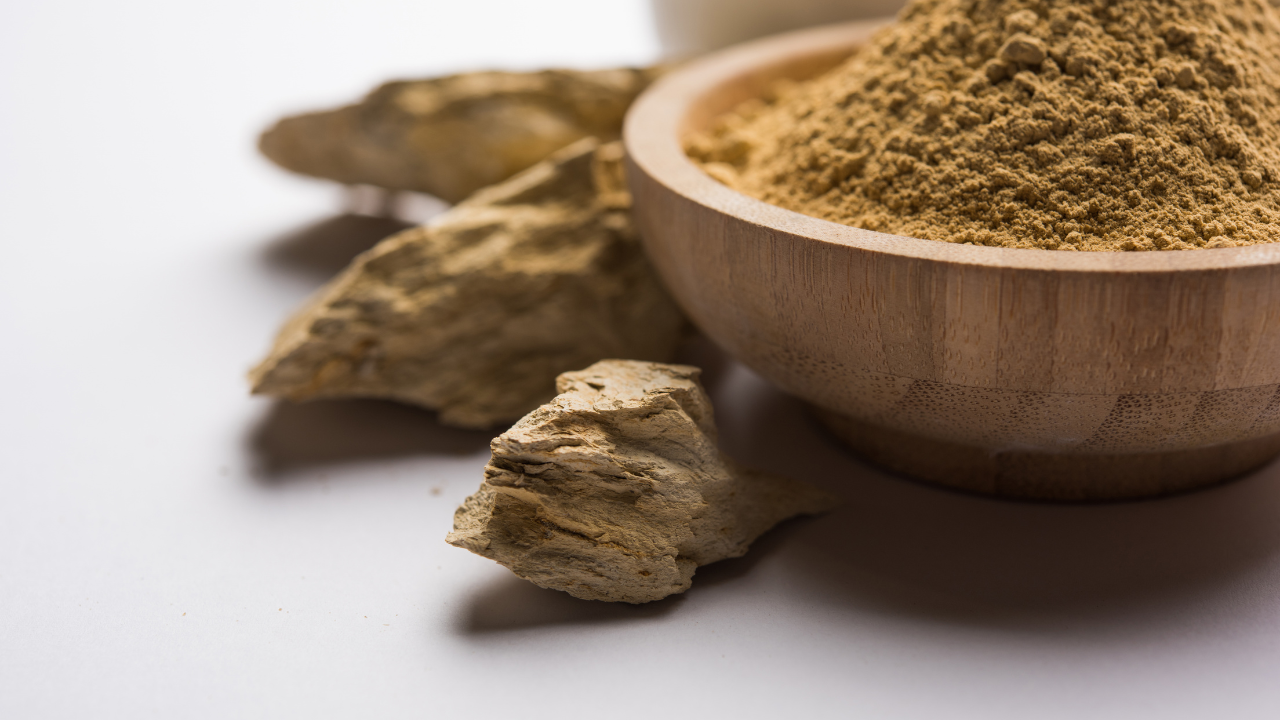 2. Gram Flour & Multani Mitti Pack