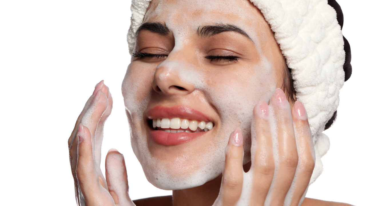 Deep Cleansing and Removes Oil:
