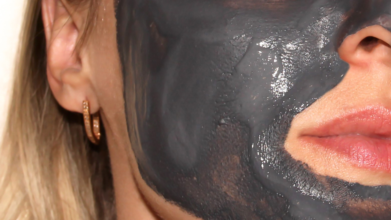 Best Time to Apply Charcoal Face Mask