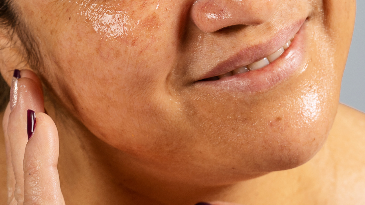 Excess Oil Absorption (Sebum Control) :