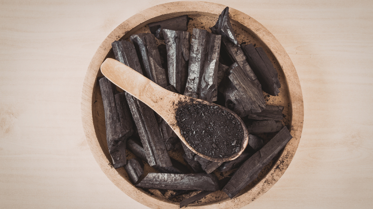 3. Tea Tree Charcoal Acne Mask