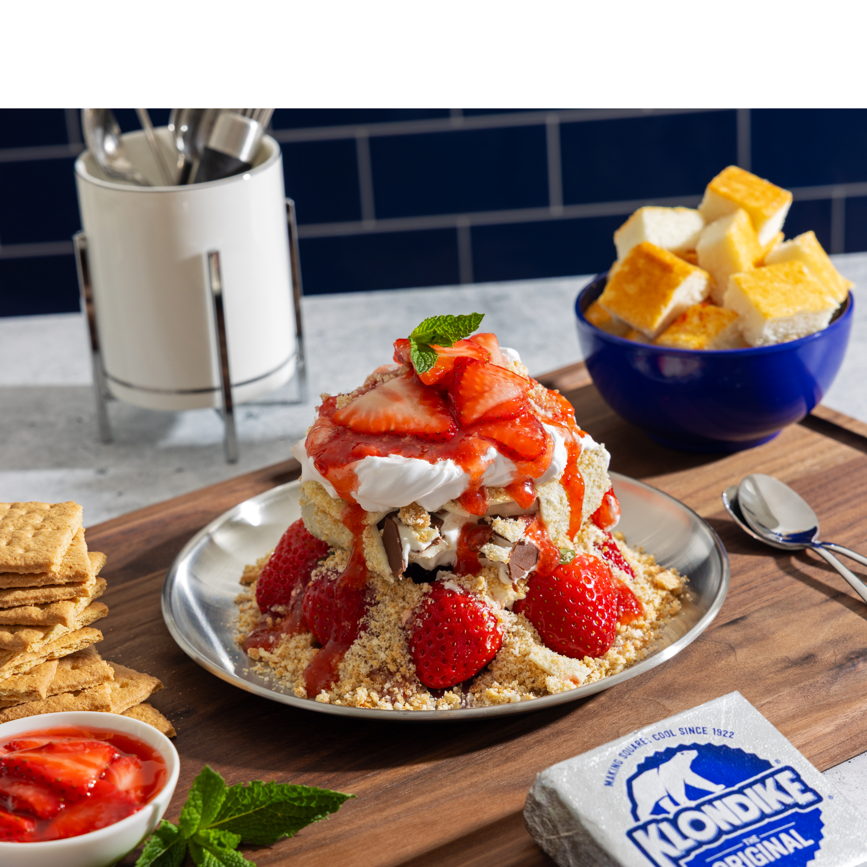  Klondike Strawberry Shortcake Dream Bars