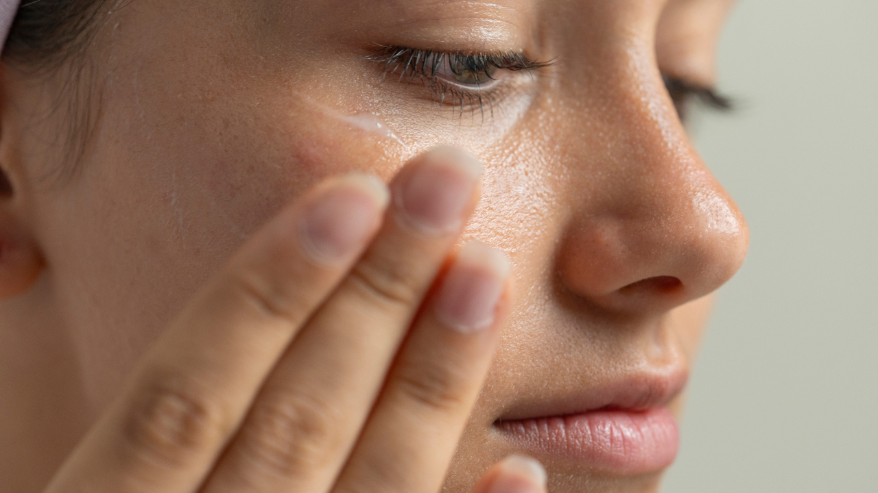 Calms Sensitive or Irritated Skin: