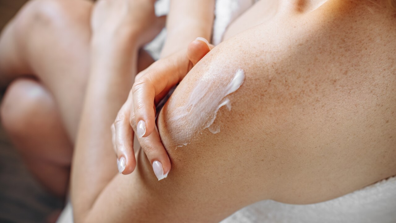 2. Deeply Hydrates Skin