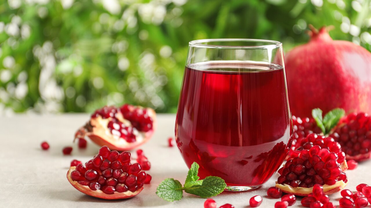 How to Make Pomegranate Juice
