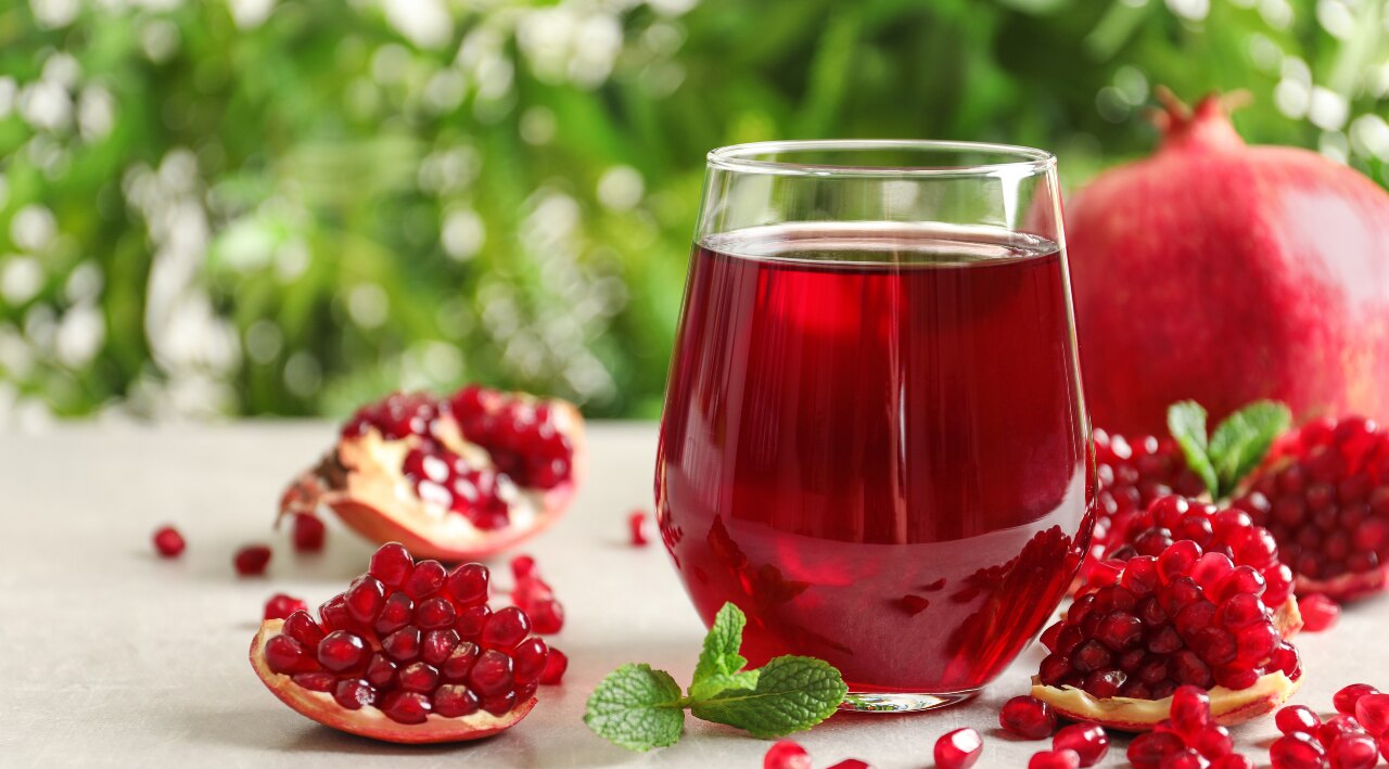 How to Make Pomegranate Juice