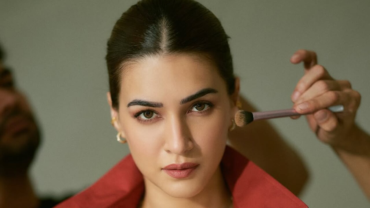 Why Kriti Sanon’s Makeup Works Perfectly for Summer