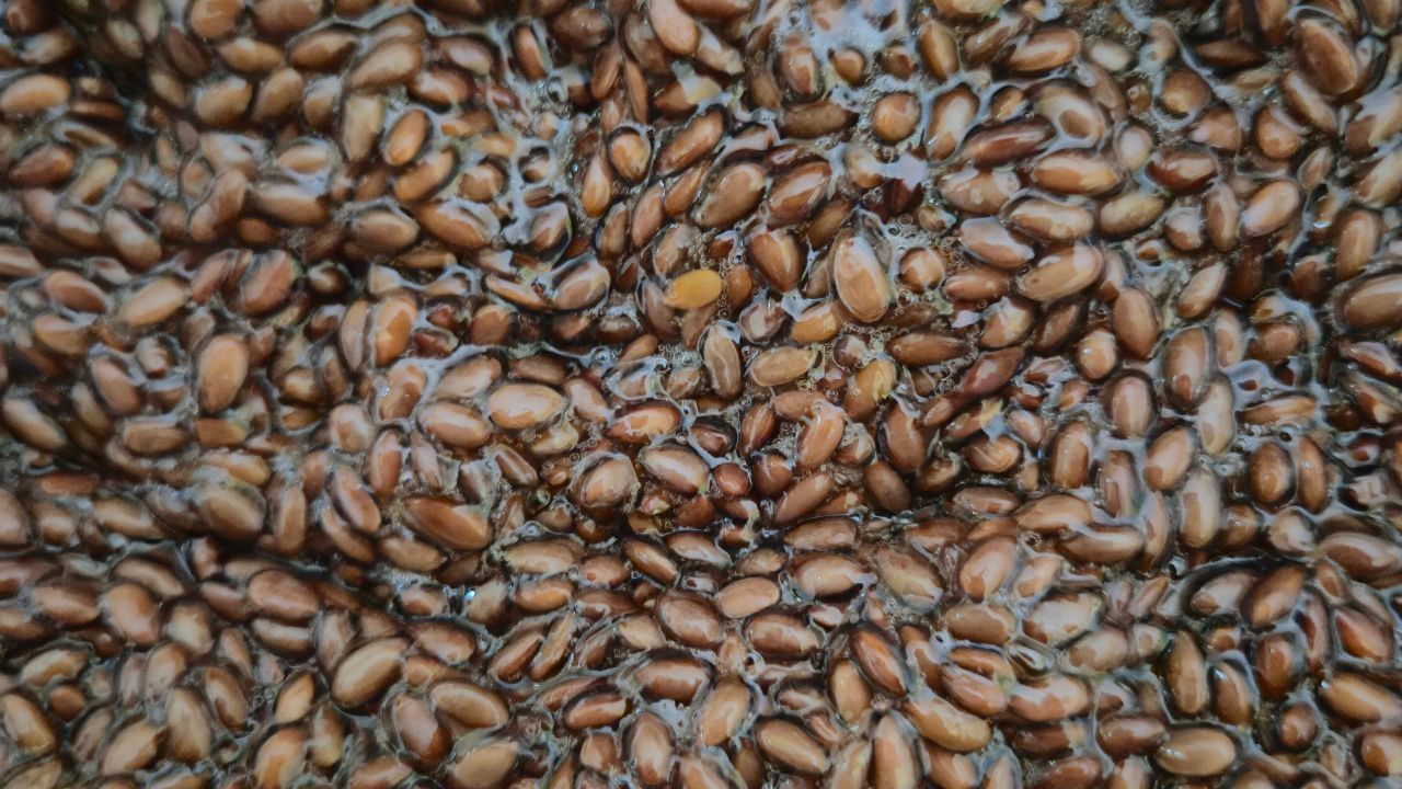 Ground Flaxseed in Water