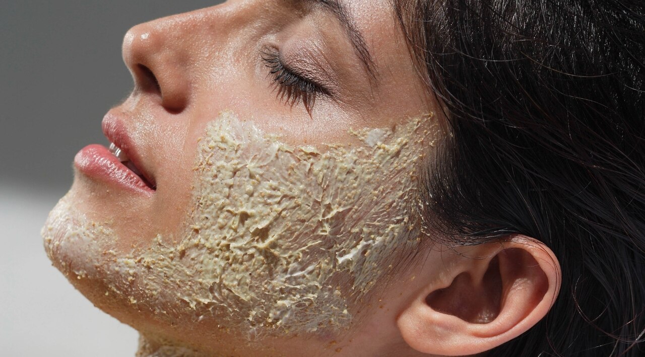 5. Rice Flour Face Scrub for Dead Skin Removal