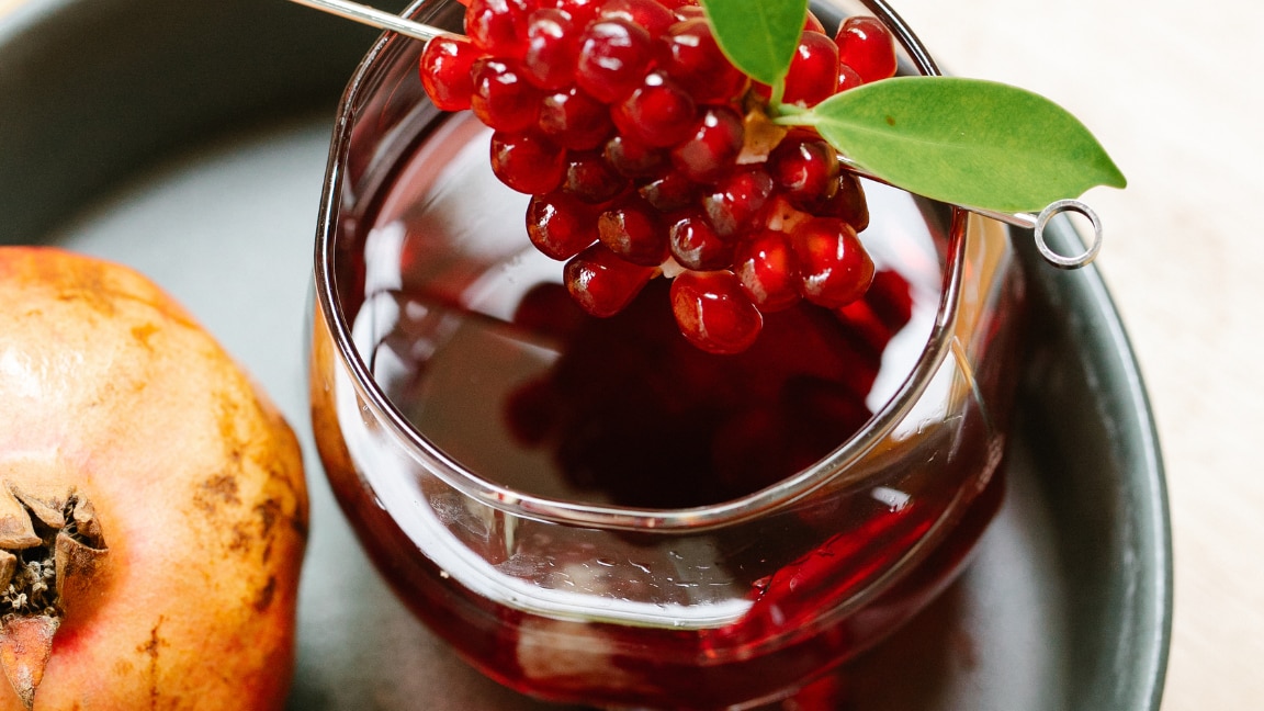 Pomegranate Juice Benefits and Daily Intake Guide