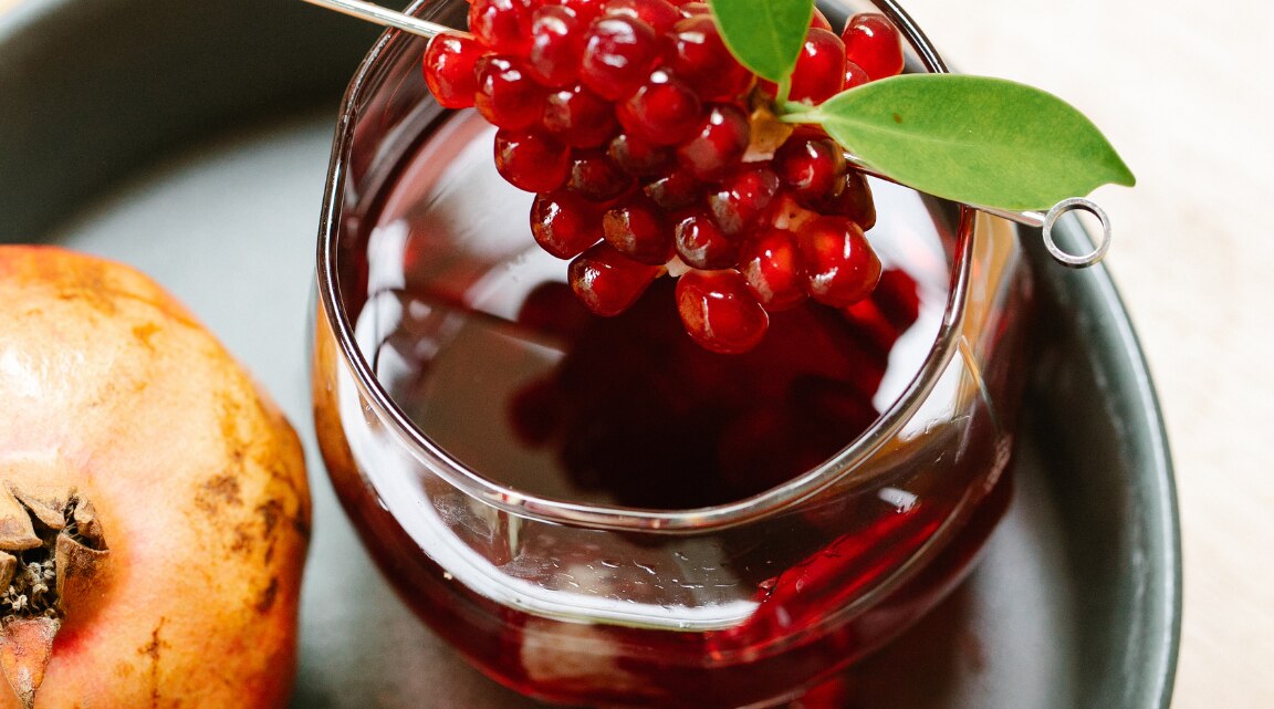 Pomegranate Juice Benefits and Daily Intake Guide