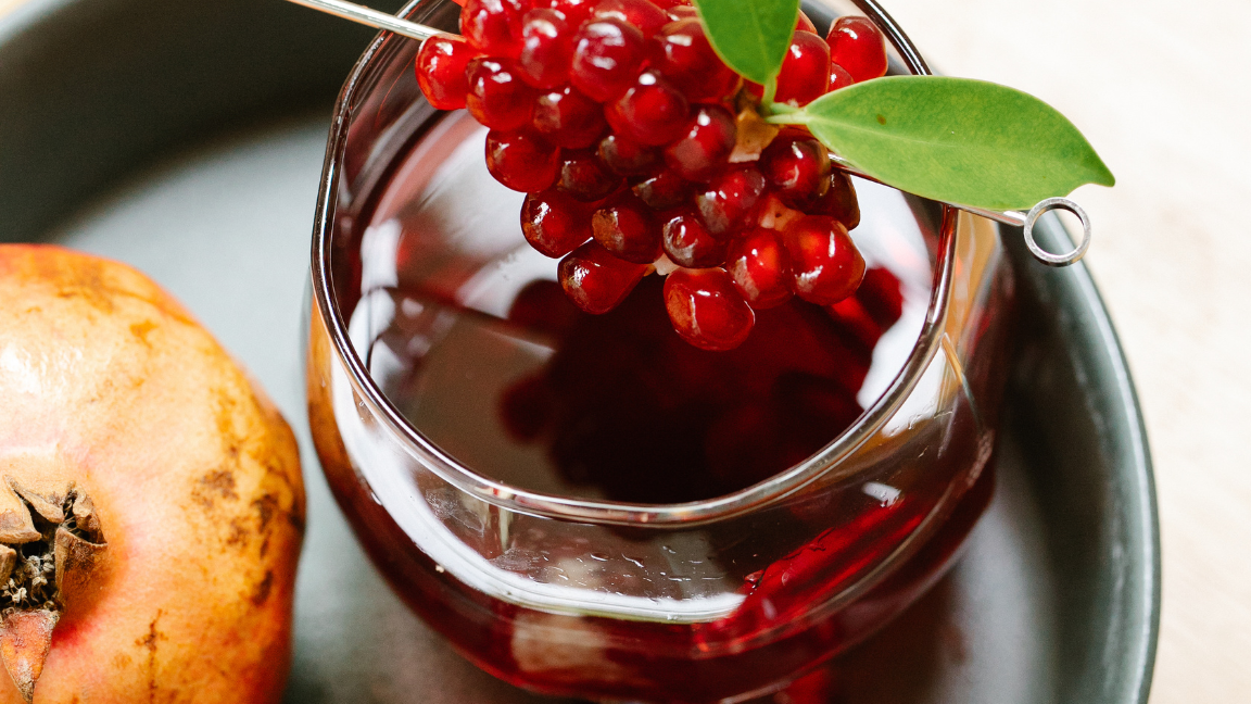 Pomegranate Juice Benefits and Daily Intake Guide