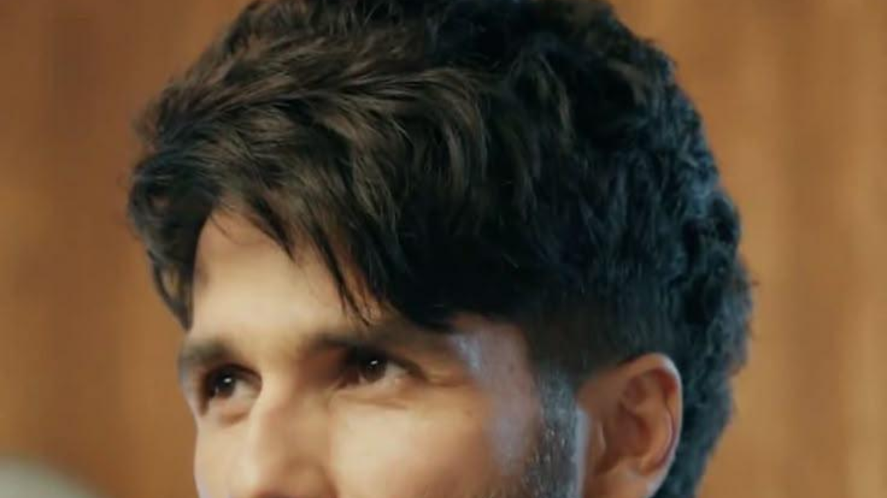 25. Layered Mushroom Haircut Men