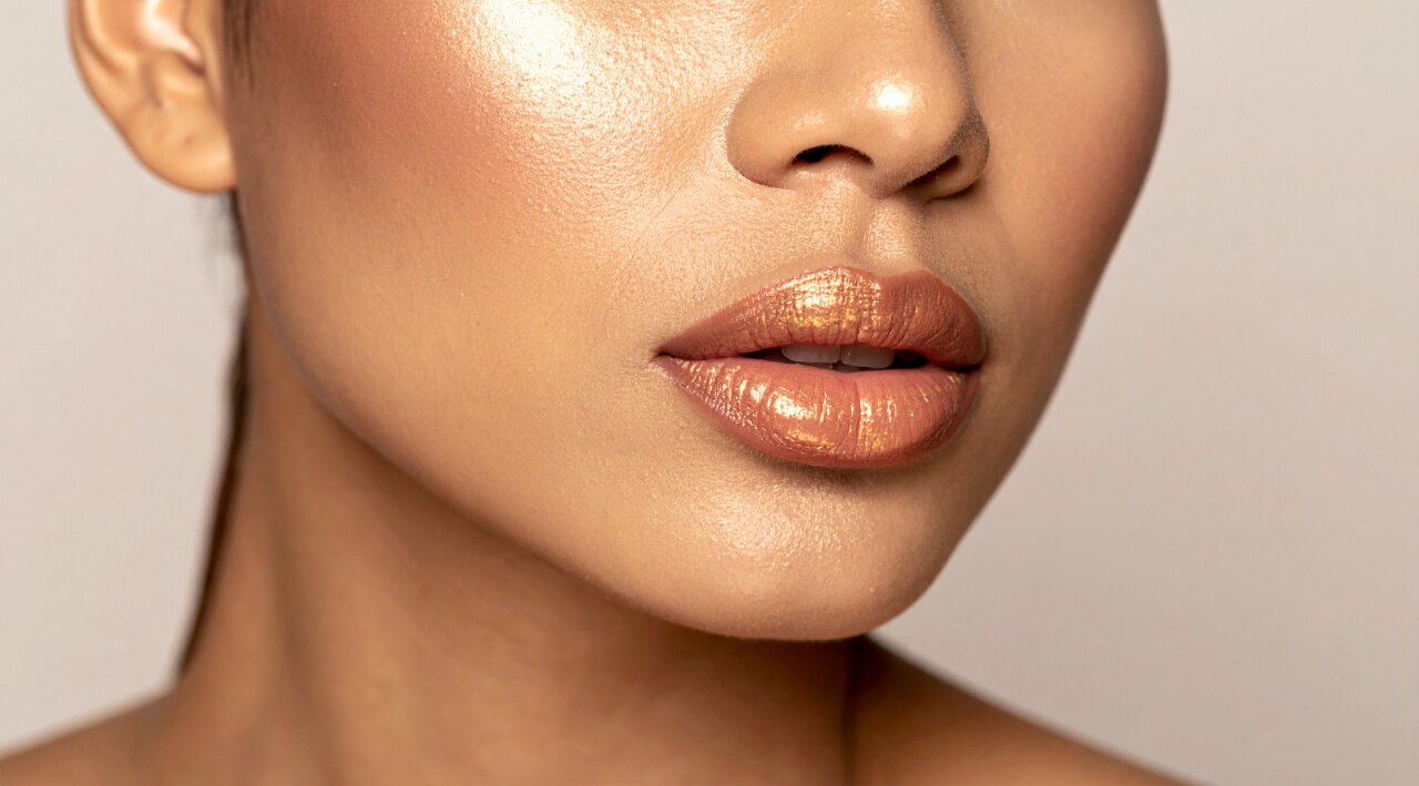 3. Jawline Definer