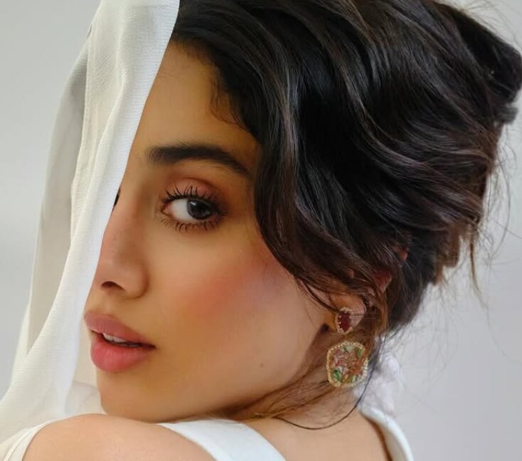Image of Nude Eye Makeup: The Soft Glam Look That Works for Every Occasion