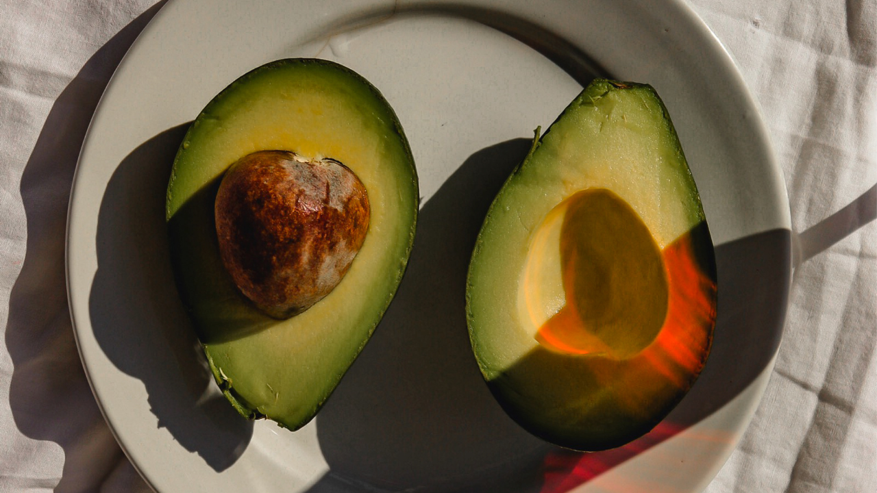 Common Mistakes People Make While Eating Avocado