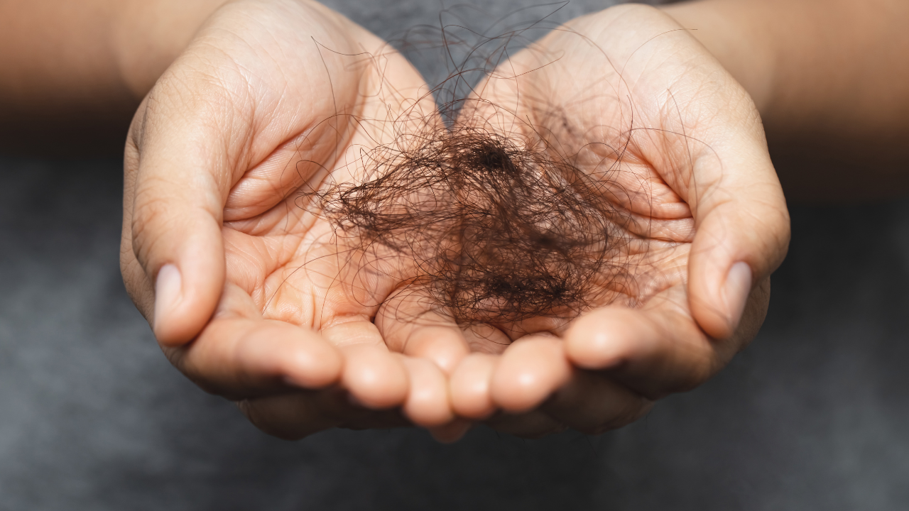 Signs Your Hair Is Struggling with Monsoon Frizz