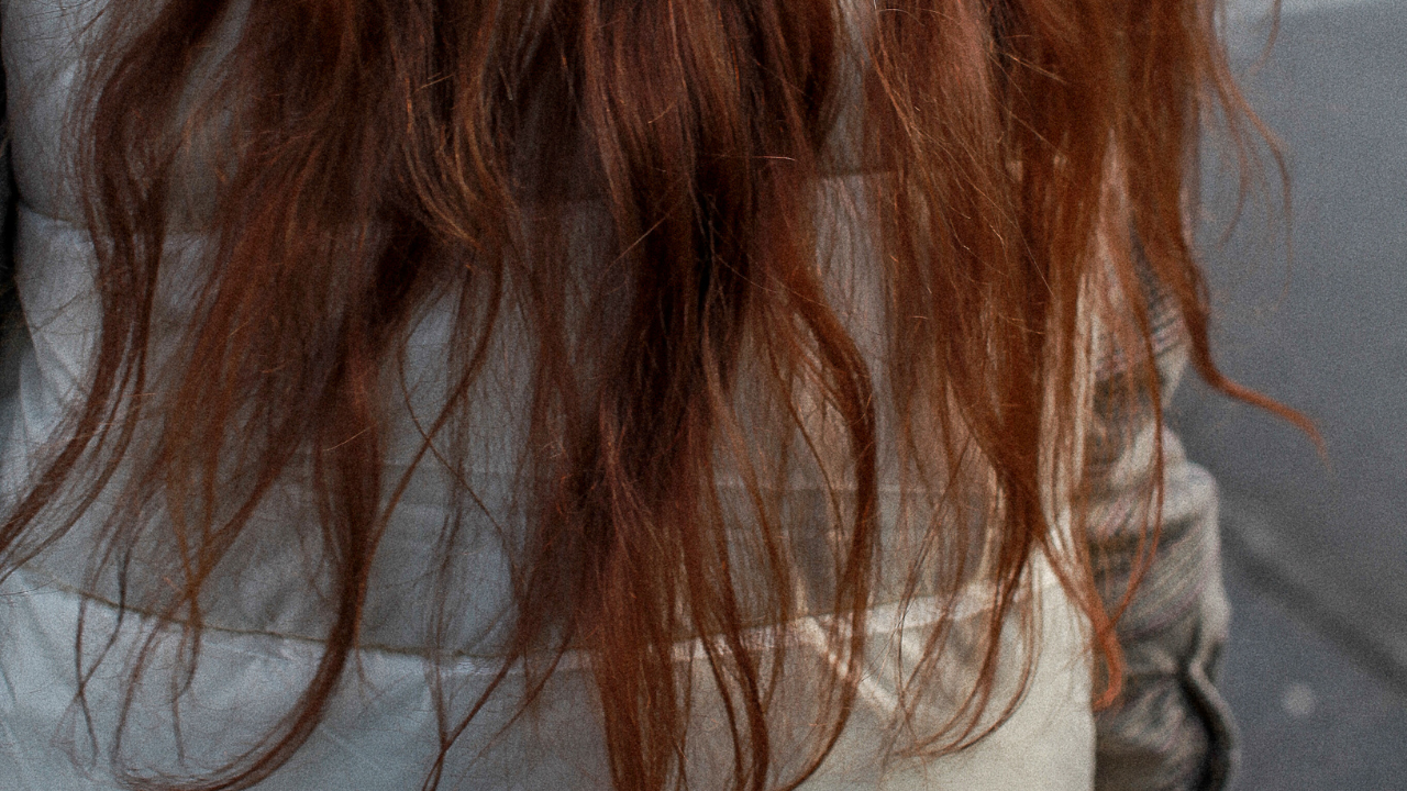 Why Frizz Becomes Worse During Monsoon