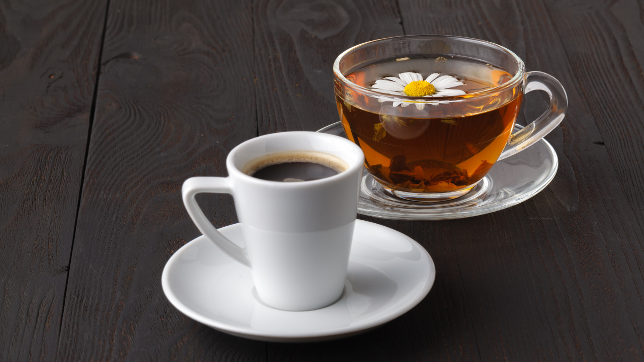 Black Coffee vs Green Tea: How Do They Compare?