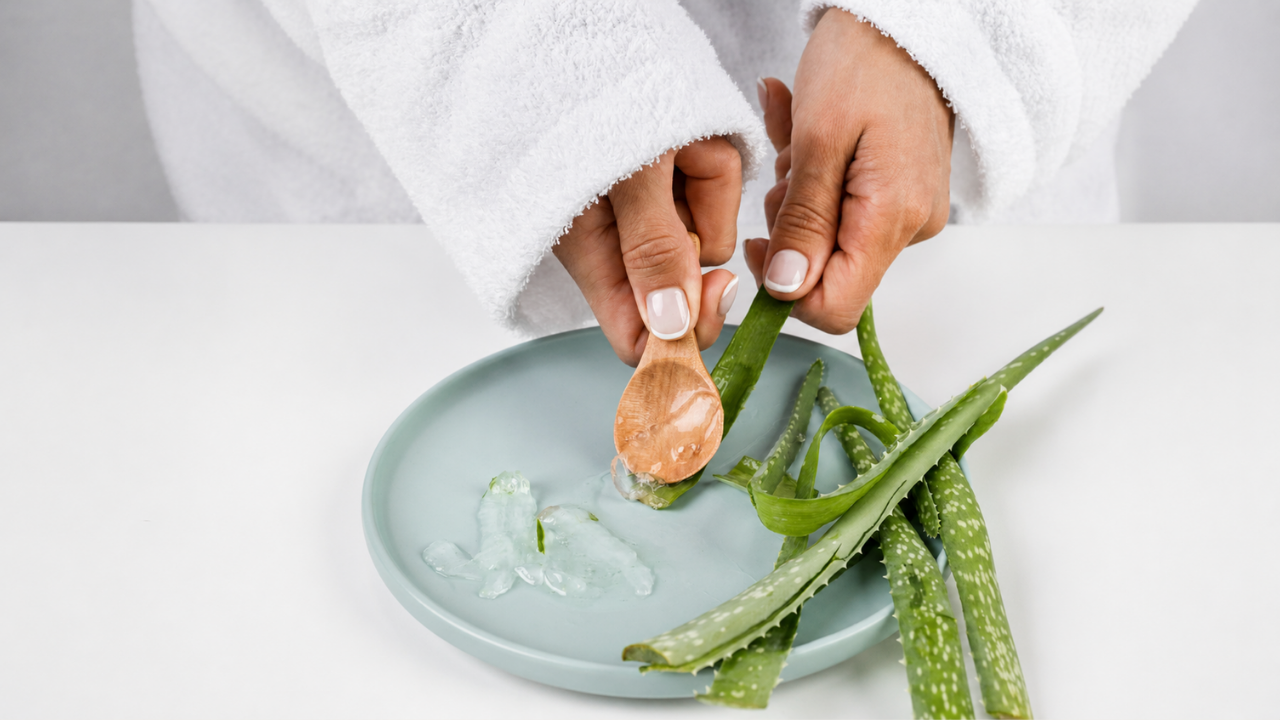 2. Aloe Vera Gel Rinse: