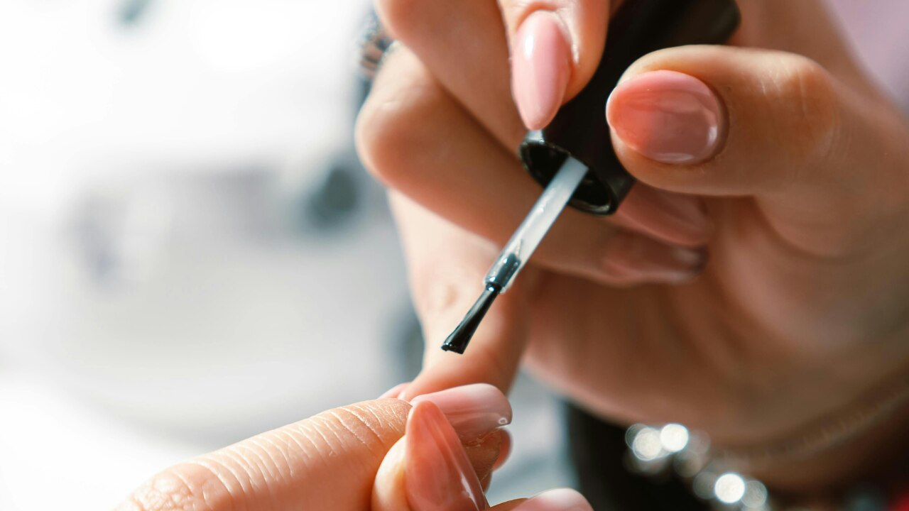 DIY Chrome Nails at Home