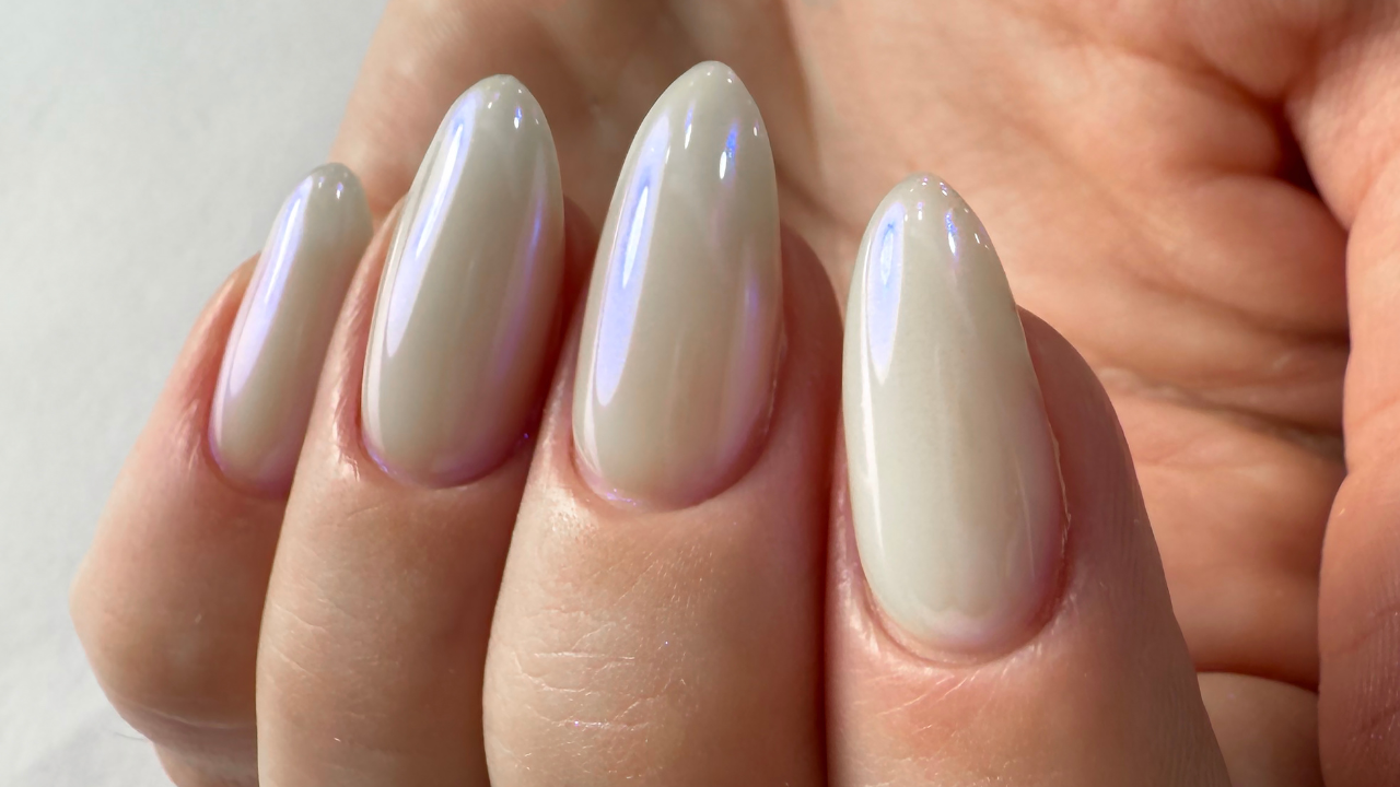 18. Chrome Marble Nails